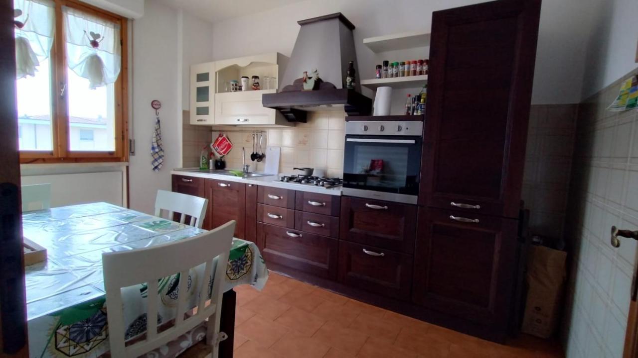 La Casa Dei Viaggiatori - Viareggio - Posto Auto Gratuito Apartment Bagian luar foto