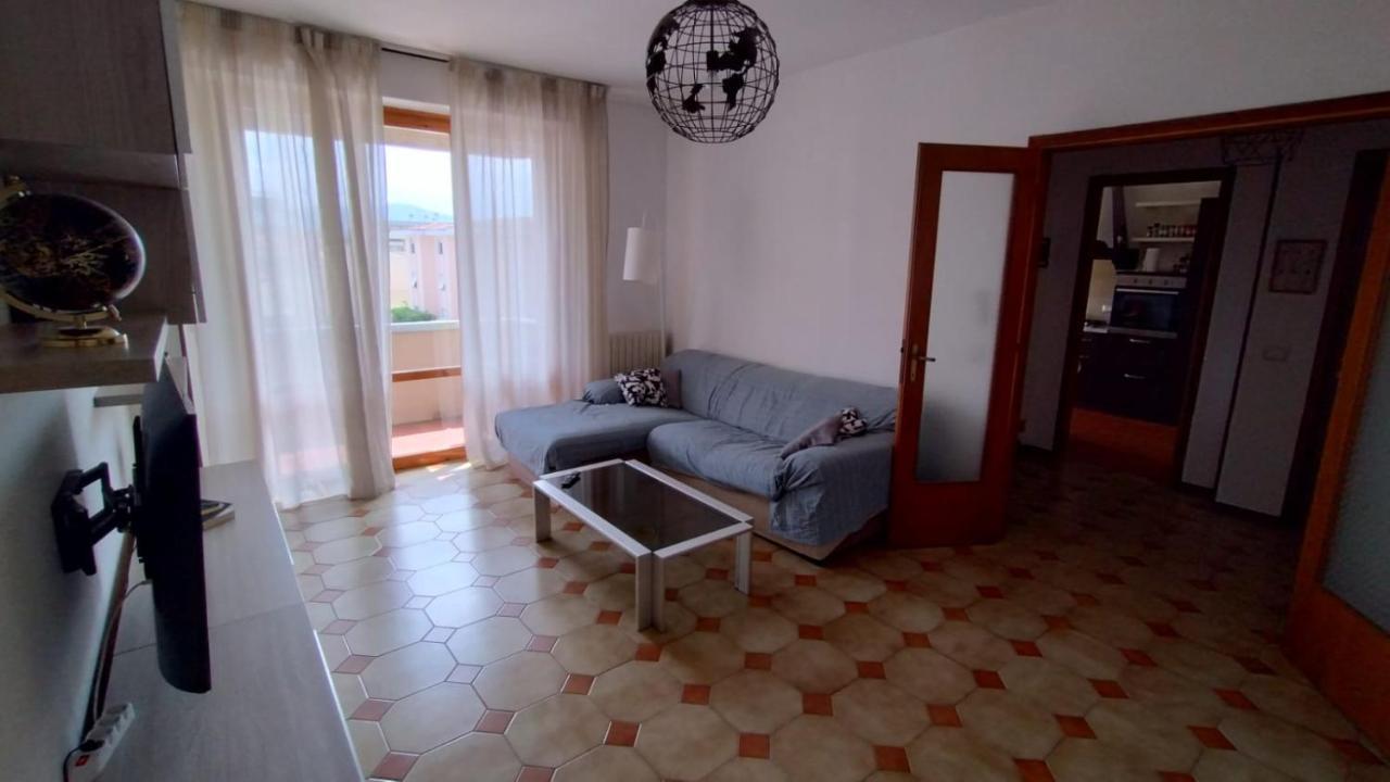 La Casa Dei Viaggiatori - Viareggio - Posto Auto Gratuito Apartment Bagian luar foto